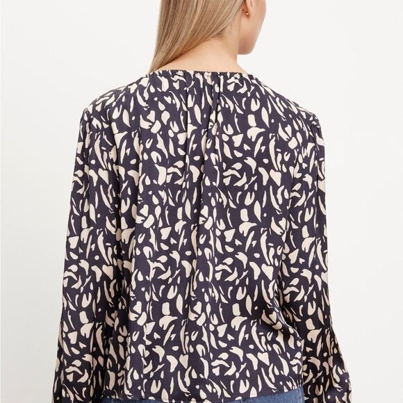 Velvet Kade Printed Peasant‎ Blouse navy Size M nwt - Picture 3 of 5